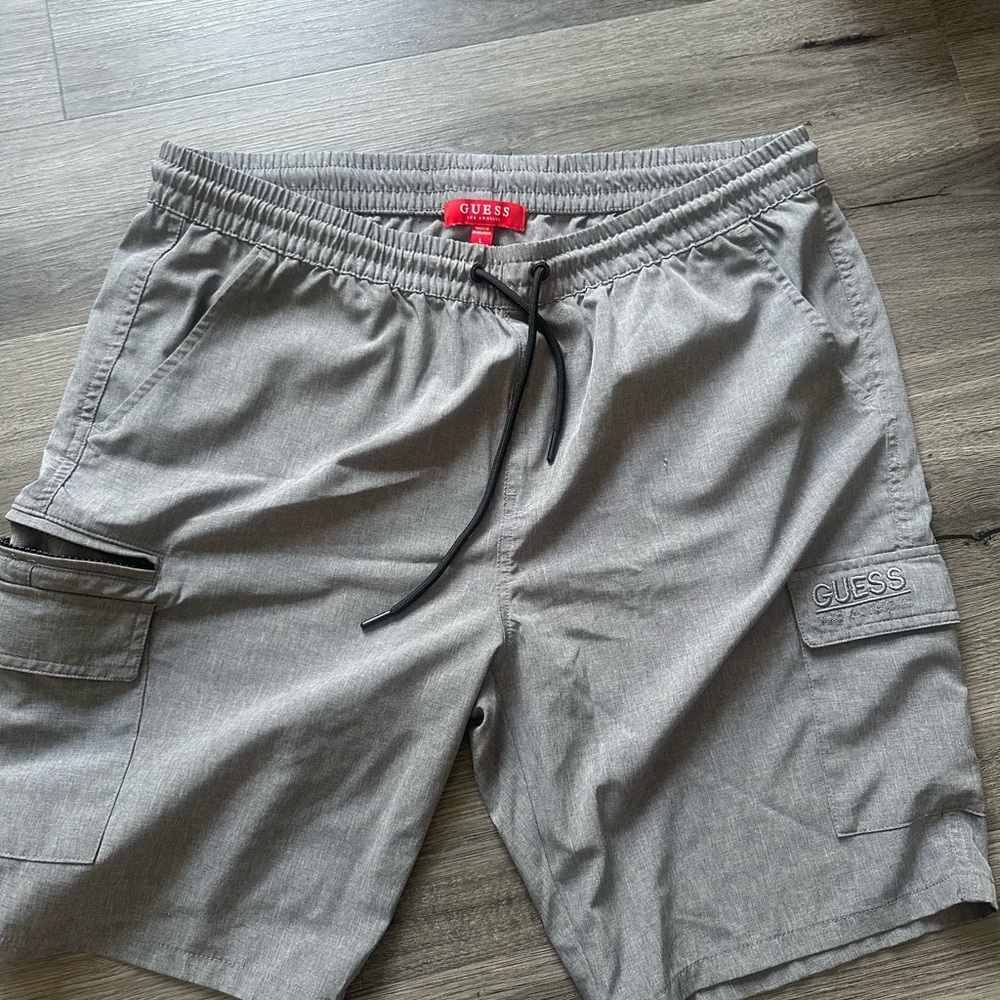 GUESS Men's Light Gray Cargo Shorts with Drawstring